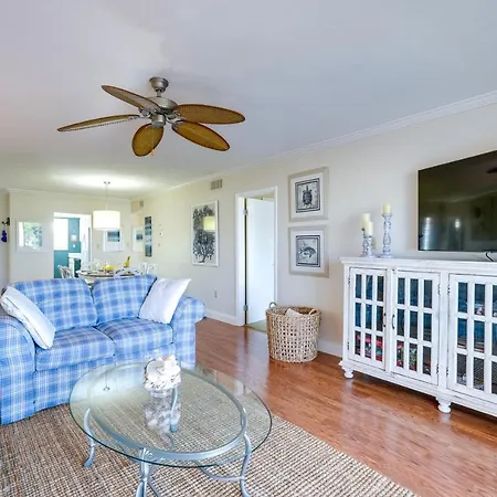 Waterfront Cape Coral Condo With Screened Porch!